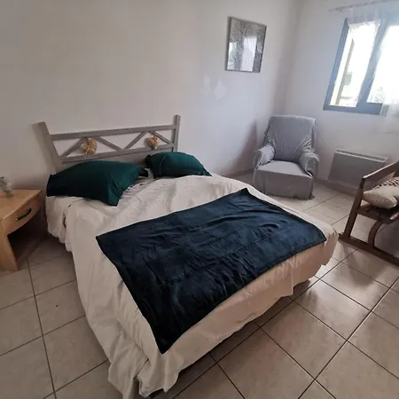 Casa de Férias Maison Ensoleillee Au Calme *